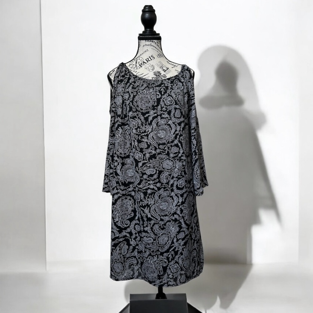 3/4 Sleeve Cold Shoulder Shift Dress